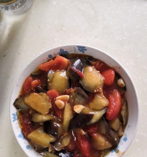 彩椒烧茄子，美味又健康（用五颜六色的彩椒烧出香酥可口的茄子）  第1张