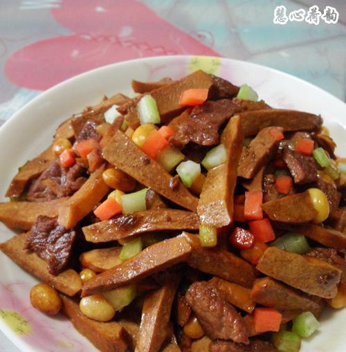 爆炒牛肉干，美味可口的家常小吃（手把手教你做出外焦里嫩的爆炒牛肉干）