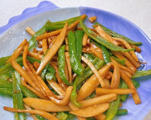 青椒杏鲍菇，比肉还好吃（鲜香可口的素食美味）  第1张