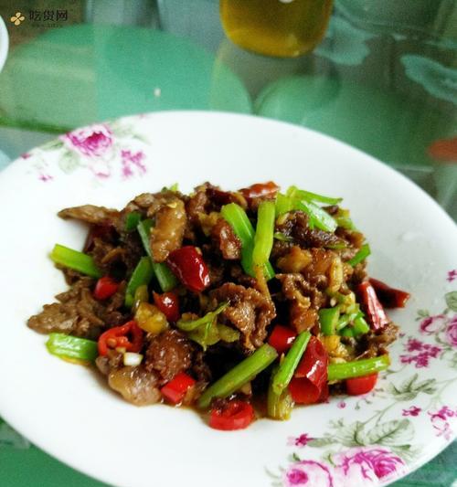 教你炒卤牛肉，做出香气四溢的美味佳肴（口感鲜嫩多汁）  第1张