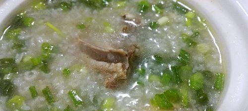 清水白粥的制作方法（让你轻松做出美味可口的清水白粥）  第1张
