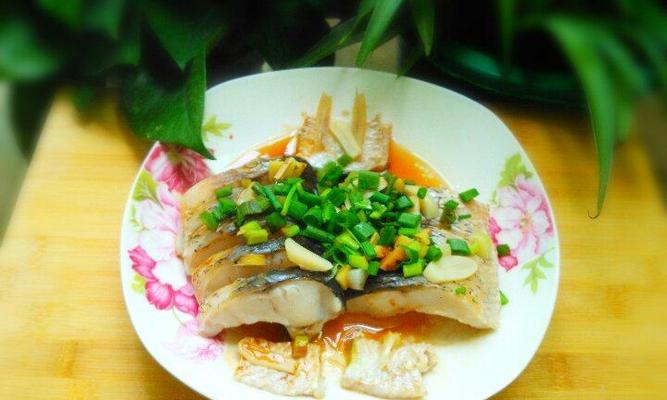 蒸草鱼的家常做法（健康美味）  第1张