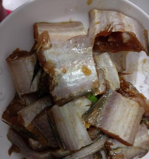 油炸鱼鳞的做法（家庭美食的制作方法）