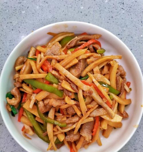 油炸杏鲍菇的制作方法（健康美味的炸杏鲍菇）