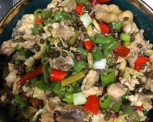 香脆美味——油炸鲜花椒的做法（重口味美食爱好者的福音）  第1张