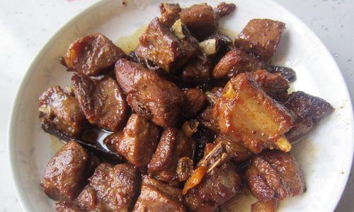 美味油炸排骨的制作技巧（掌握关键步骤让你轻松做出香酥可口的油炸排骨）