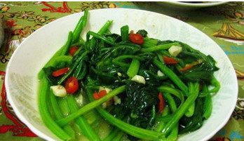 以油香炝菠菜，美味又简单（营养丰富）