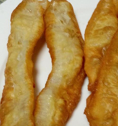 一口咸香脆的油条圈，学会这个做法你就赢了（用心制作）