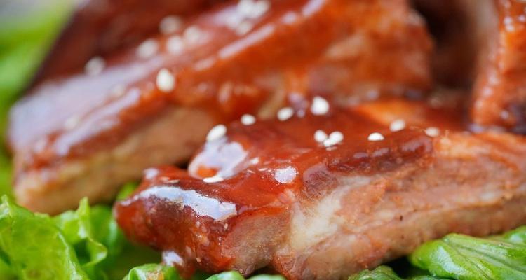以洋葱泡醋做美味佳肴（传承经典口感独特美食狂欢）  第1张