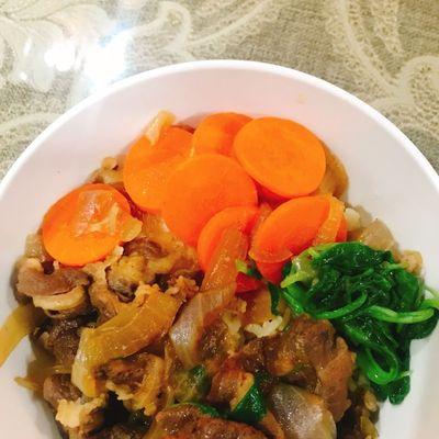 香喷喷的洋葱牛肉饭，教你一步步做出美味佳肴（口感嫩滑、鲜美可口）  第1张