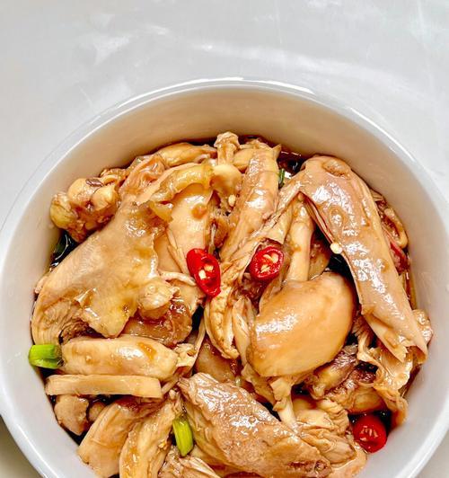 美味健康的洋葱鸡肉菜谱（一道简单易学的家常菜）