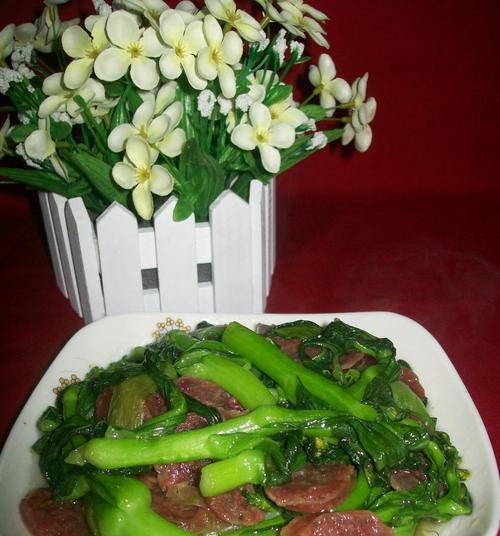 用洋葱菜梗炒香肠，简单营养又美味（学会这道家常菜）