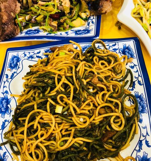 羊杂碎炒土豆条的制作方法（一道美味可口的地方小吃）  第1张