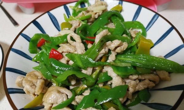 美味又营养，小青椒炒里脊（家庭简易菜谱）  第1张