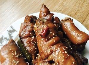 家常美食-小妹猪蹄的做法（纯手工制作）