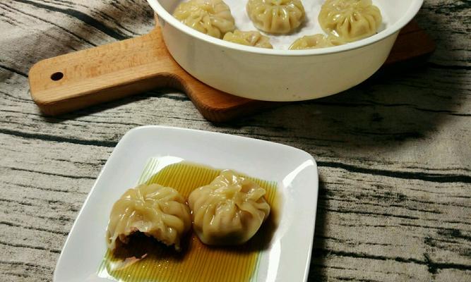 丝瓜小笼包的制作方法（健康美味从自己动手开始）