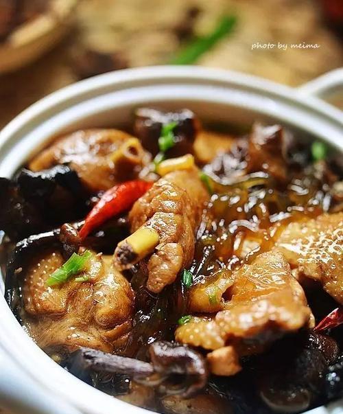 小鸡烧榛子蘑，家常美味好滋味（如何做出香味扑鼻、营养丰富的小鸡烧榛子蘑）