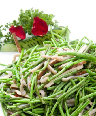 咸肉丝炒藜蒿的做法（味道鲜美）