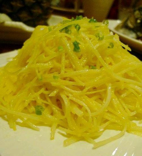美味的咸蛋黄炒豆渣，您一定要尝试（美食教程）