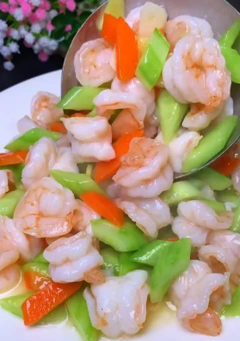 咸蛋翡翠虾仁粥的制作方法（如何制作美味的咸蛋翡翠虾仁粥）