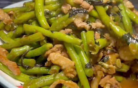 咸菜豆角炒肉丝的做法（家常美食的制作方法）