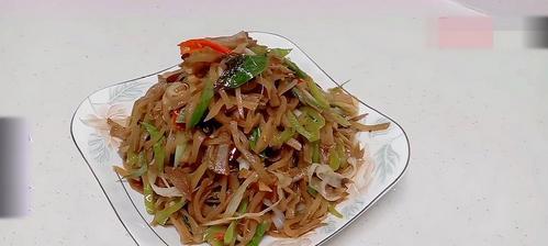 咸菜炒瘦肉，味道鲜美的家常小炒菜（原来这么简单）  第1张