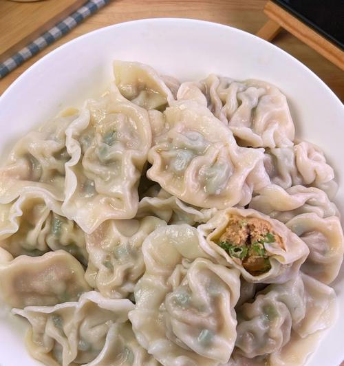 鲜美可口的鲜猪肉馅饺子（家常美食）
