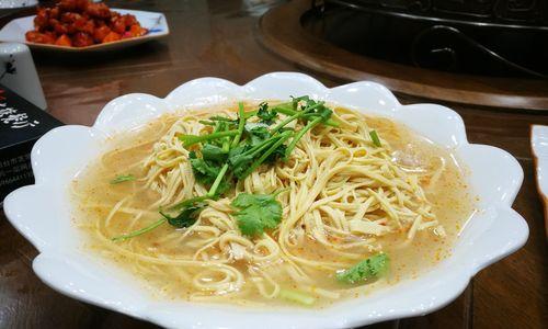 鲜香烫干丝的制作方法（打造口感鲜美）