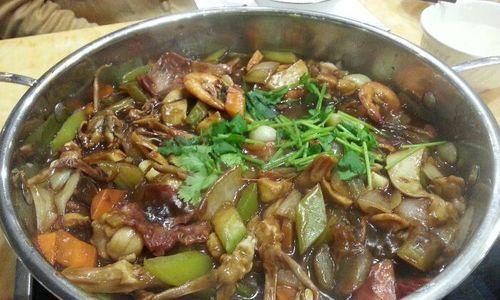 鲜香焖锅的制作方法（做法简单）