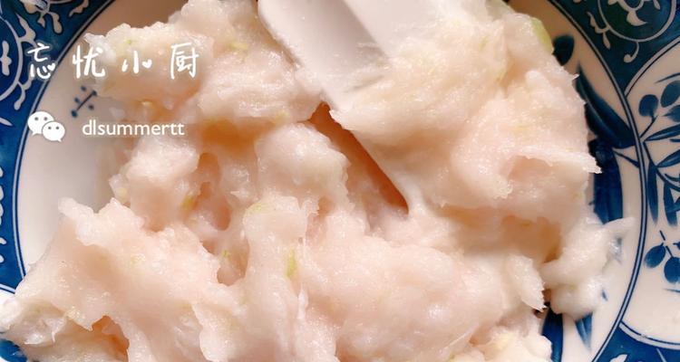 家常鲜鲜鱼丸汤，美味又健康（手把手教你制作口感细腻的鱼丸）  第1张