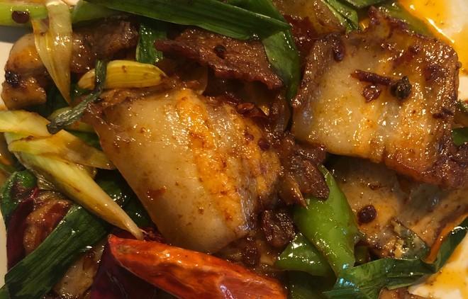 鲜笋木耳回锅肉的制作方法（清爽可口的家常美食）