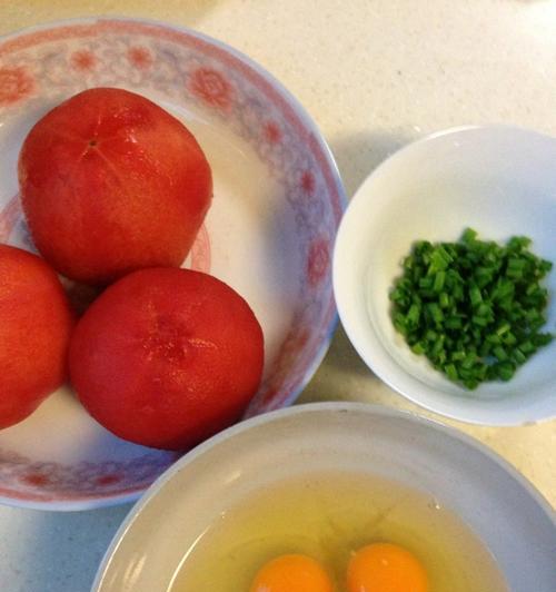 鲜嫩番茄炒蛋的制作方法（如何做出口感嫩滑）