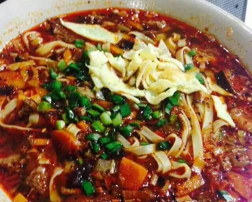 品尝正宗以西府肉臊，重温老北京美食（用香气传递情感）