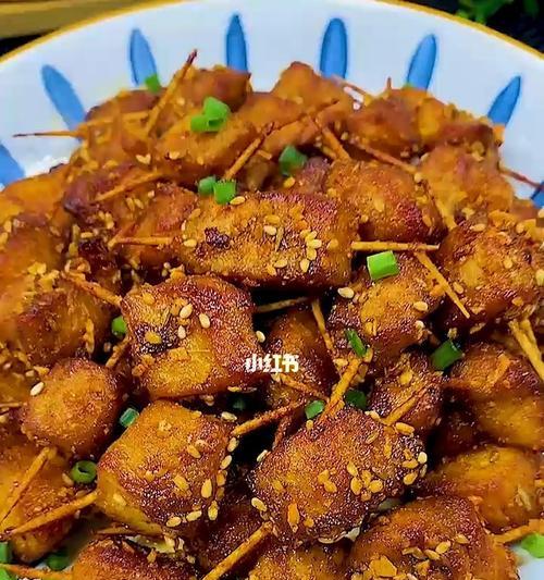 五香孜然牙签肉的做法（让你在家轻松制作美味烤肉小吃）  第1张