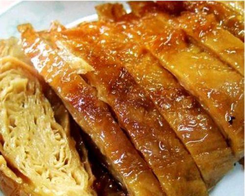 香气四溢的五香素鸭（美味素食的制作秘诀）