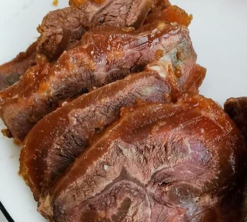 五香嫩牛肉的制作方法（学会制作美味嫩滑的五香嫩牛肉）