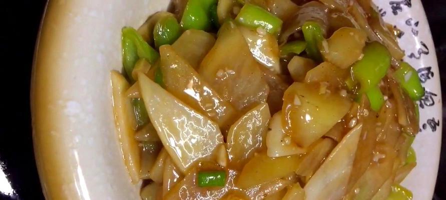 土豆尖椒的家常做法（一道美味又简单的家常菜）  第1张