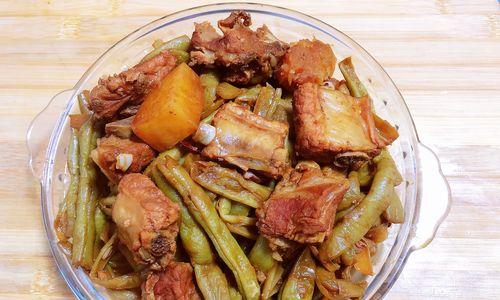 土豆粉丝炖排骨，美味又营养（用排骨和土豆粉丝做一锅口感绵软、浓香可口的炖菜）