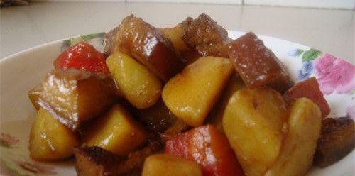 土豆炖肉的做法（老少皆宜）