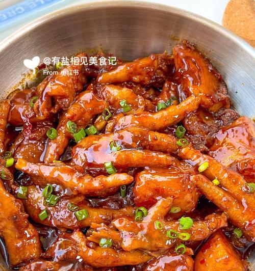 土豆炖鸡边腿，营养美味又简单（享受美味的同时轻松健康）  第1张