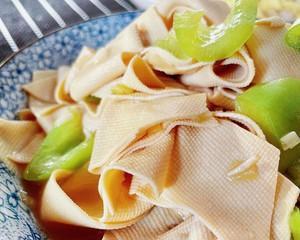 家常土豆炖干豆腐（营养美味）
