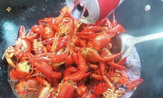 热辣童年小龙虾（用童年的味道重拾美好时光）