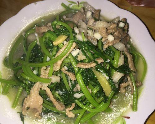 茼蒿荷包蛋汤面的制作方法（家常美味）  第1张
