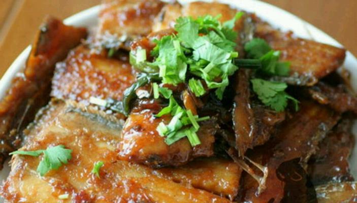 以茼蒿炖带鱼，营养美味两不误（家常做法）  第1张