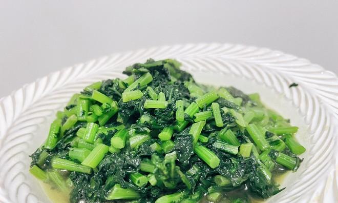 茼蒿菜炒米面的做法（健康美味）