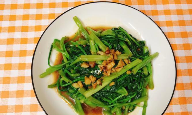 蒜蓉空心菜苗的美味烹饪（空心菜苗简单口感美妙的做法）