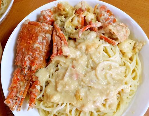 自制美味蒜蓉基围虾意面（家庭美食）