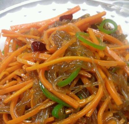 蒜蓉胡萝卜丝的做法（简单易学）