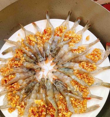 手把手教你做蒜蓉河虾，鲜美多汁，回味无穷（学会这道菜）