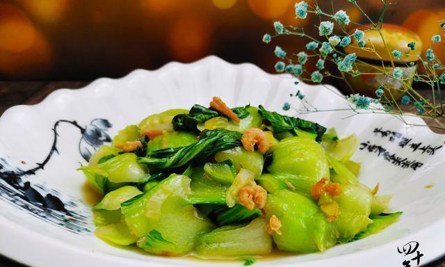 蒜蓉海米小油菜的做法（一道简单又美味的家常菜）